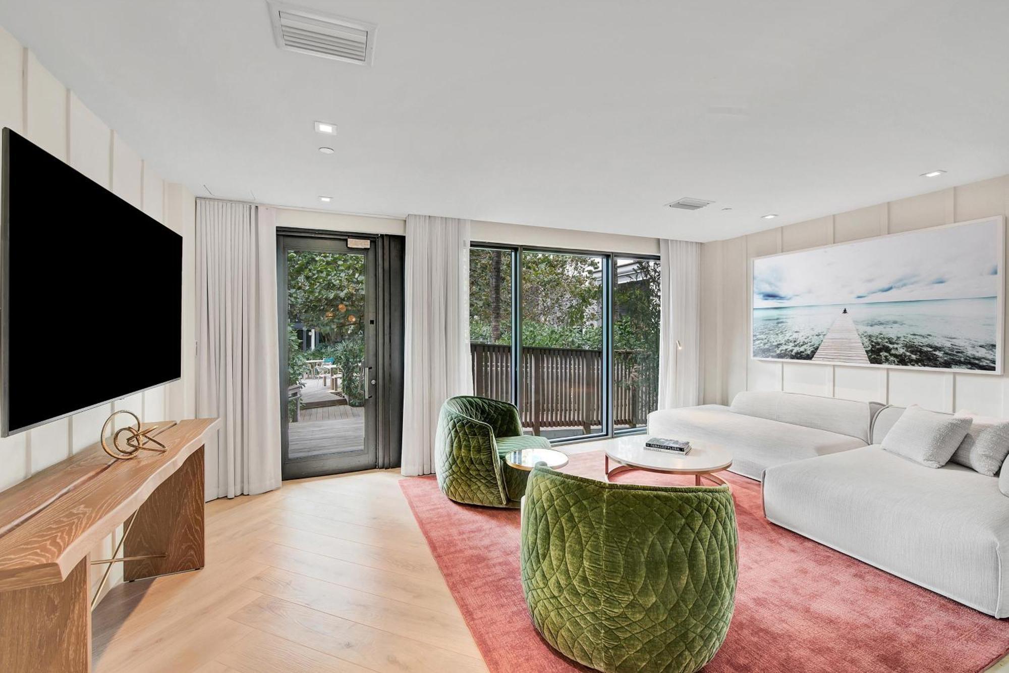 Two Bedroom Villa, 2 Bedroom Suite, Bedroom1: 1 King, Bedroom2: 1 Queen, Ground Floor, Balcony